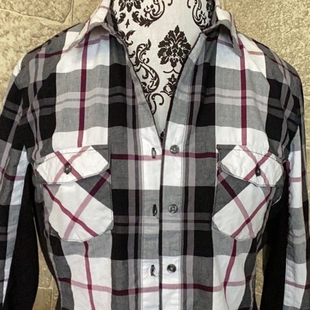 Zac & Rachel shirt p23